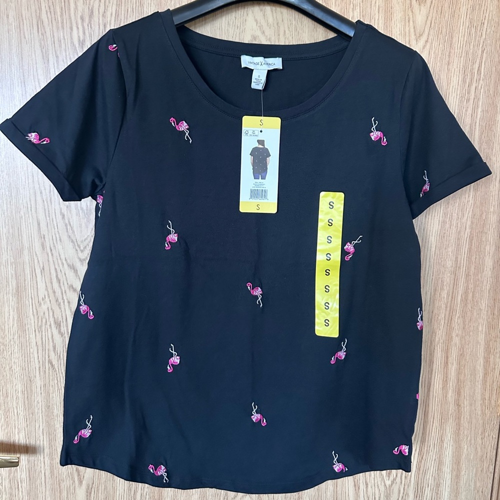 New Vintage America Black Flamingo Embroidered TShirt Women’s S